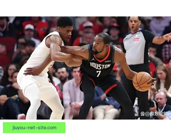 伊森首发回归贡献17分8助攻 队友支持成困境中最大依靠